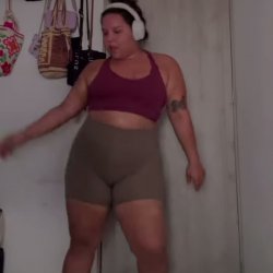 fat bitches need love to id fuck her